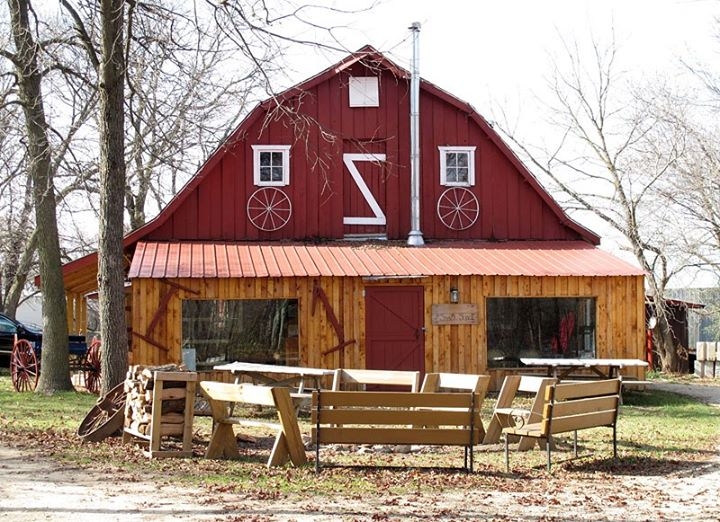 The Ole' Red Barn