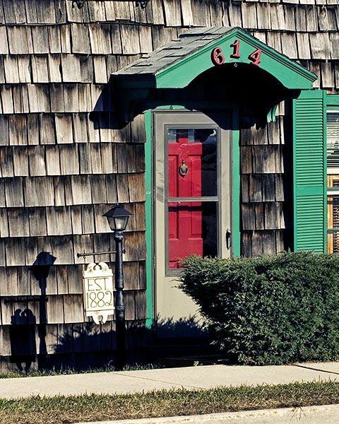 1882 Bungalow - 614 Wisconsin Avenue