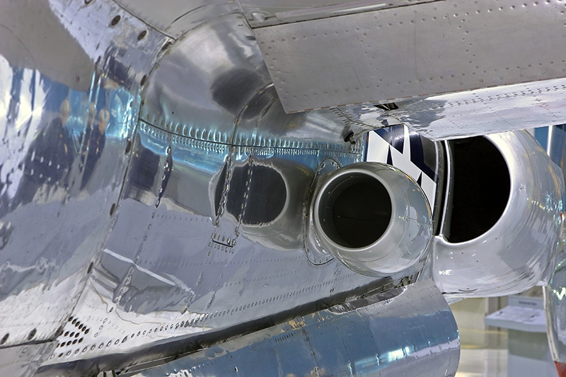 AirVenture Museum - A Study in Circles and Curves