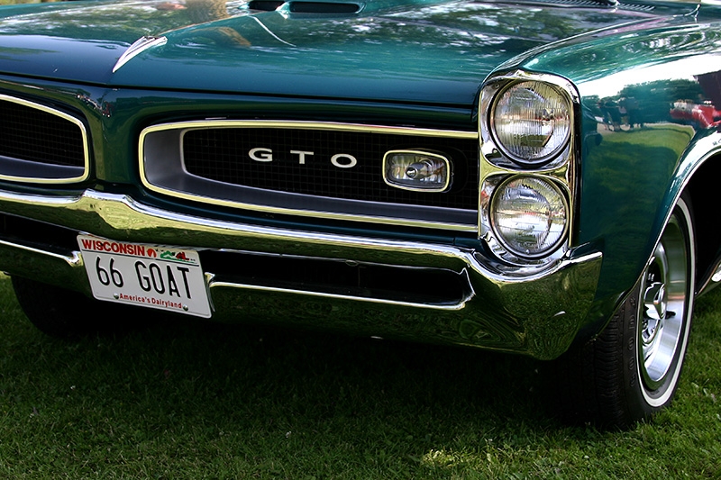 Port Washington, WI Fish Day Car Show