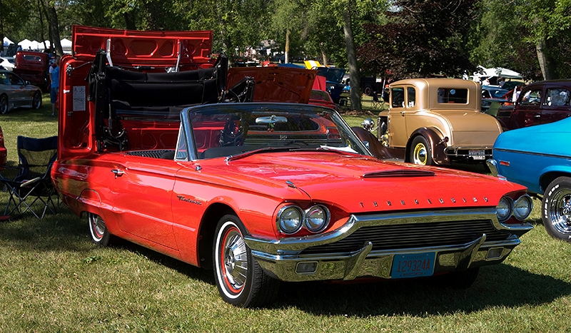 Port Washington, WI Fish Day Car Show