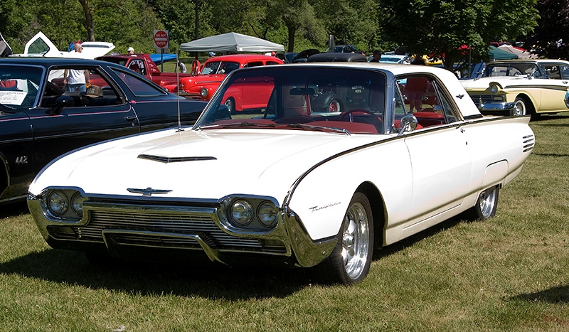Port Washington, WI Fish Day Car Show
