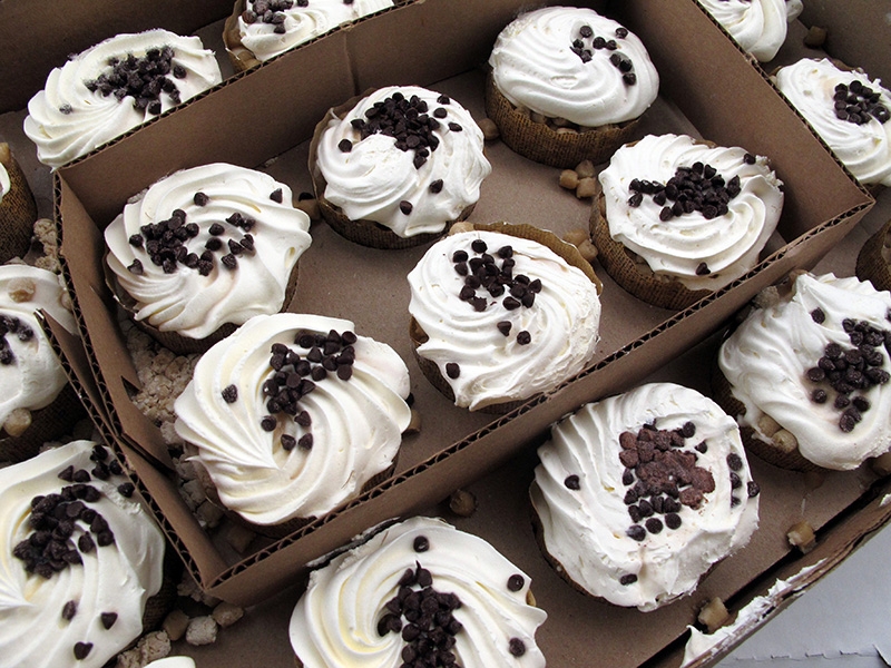 Amish chocolate cup cakes