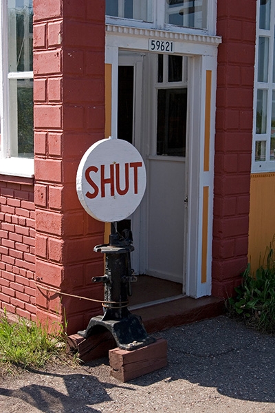 The Last Place on Earth - We're not Open, we're Shut!