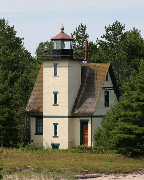 Mendota (Bete Gris) Lighthouse (1870) - Lake Superior
