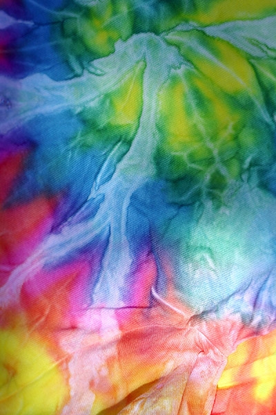 Tie-dyed cloth