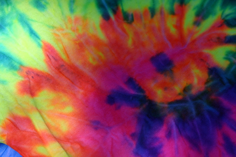 Tie-dyed cloth