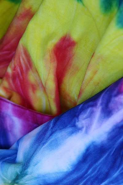 Tie-dyed cloth