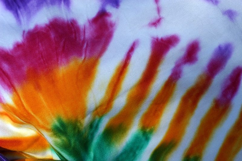 Tie-dyed cloth