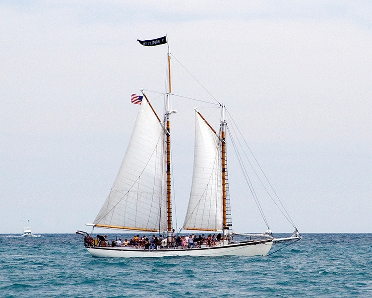 Appledore IV (Bay City, MI) - Lake Michigan off Port Washington, Wisconsin