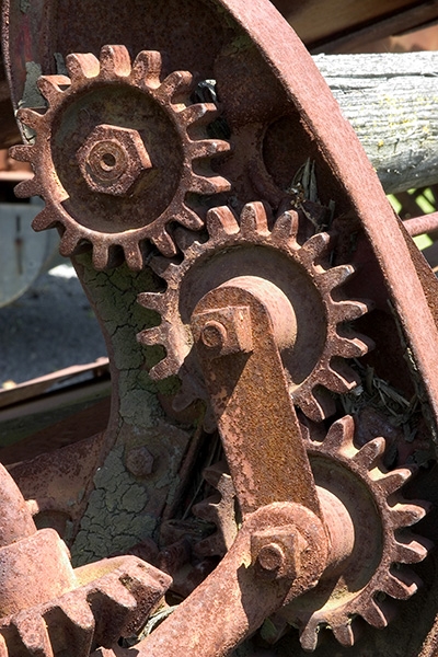 Spur and bevel gears
