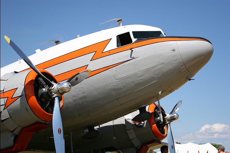 Douglas DC-3