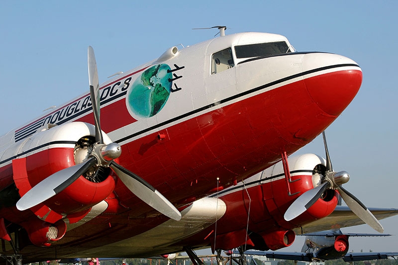 Douglas DC-3
