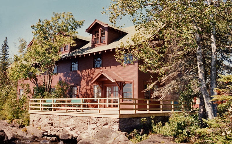 Rock Harbor Lodge