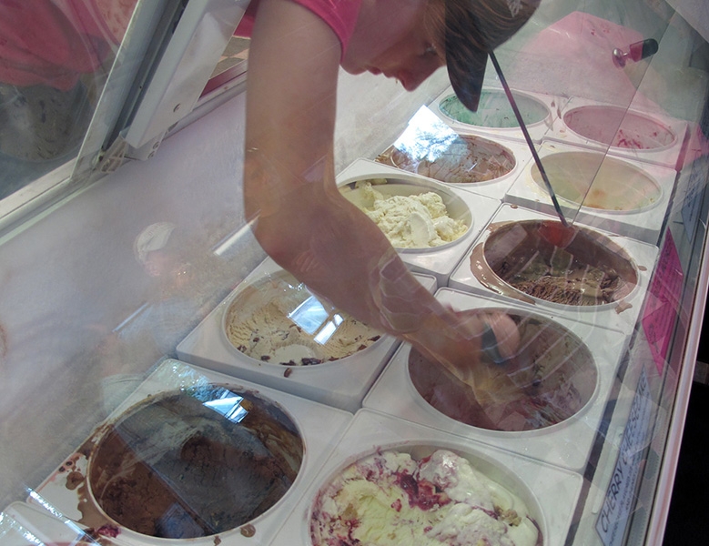 Visiting Moomer's Ice Cream Shop in Traverse City