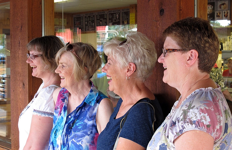 Visiting Moomer's Ice Cream Shop in Traverse City - The Dakota Girls