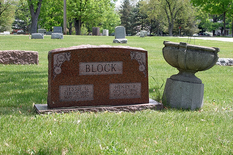 Grave site - Henry & Jessie Block