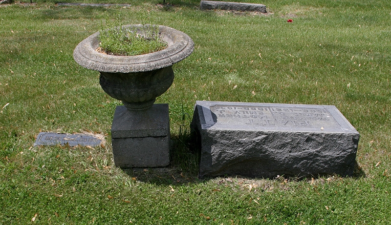Piatt gravestone