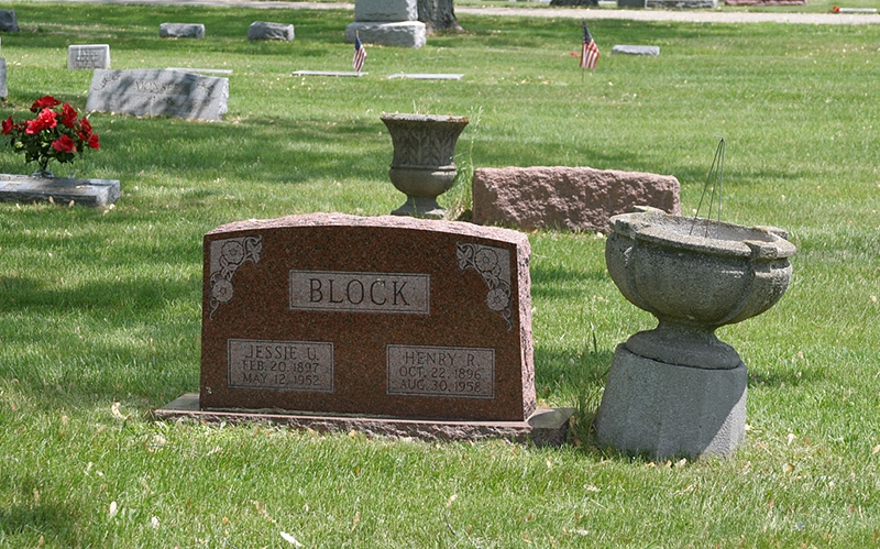 Grave site - Henry & Jessie Block