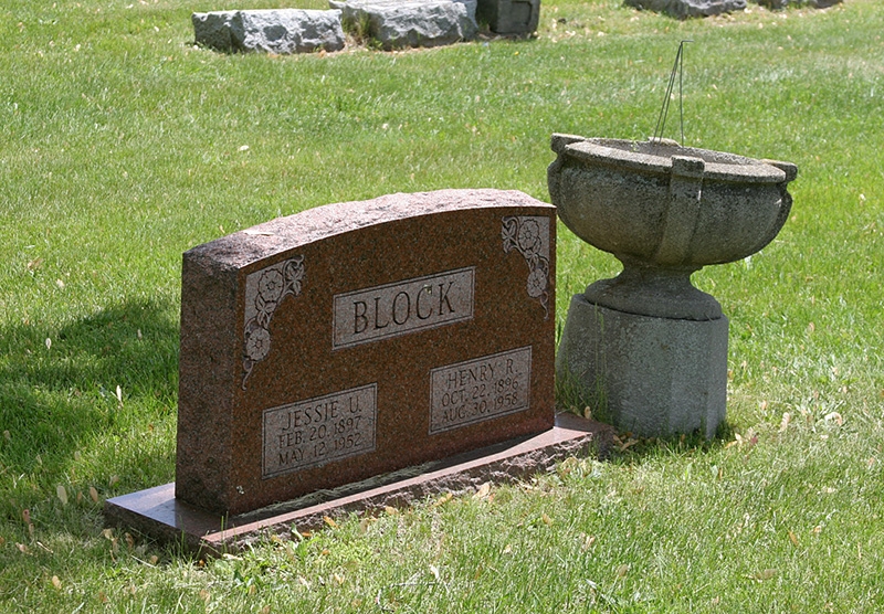 Grave site - Henry & Jessie Block