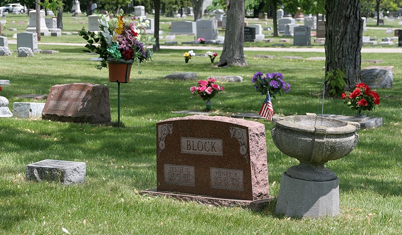 Grave site - Henry & Jessie Block