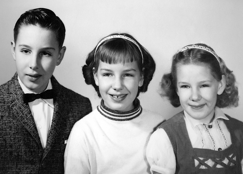 Later+1950s+Phil%2C+Sue+%26+Peggy+-3163795575-O