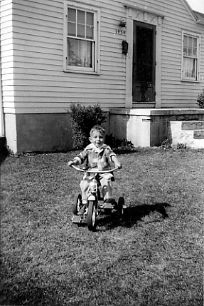Phil+on+Trike+in+Yard+10+Mile+-3163796116-O_adj