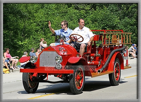 Antique Fire Engine – Fredonia Fire Department