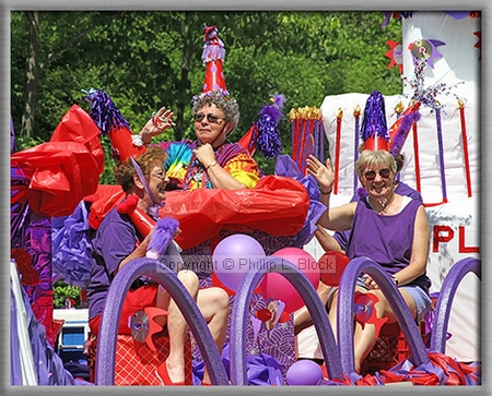 Chapeau Rouge – Red Hat Society