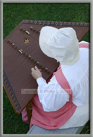 Dulcimer Player